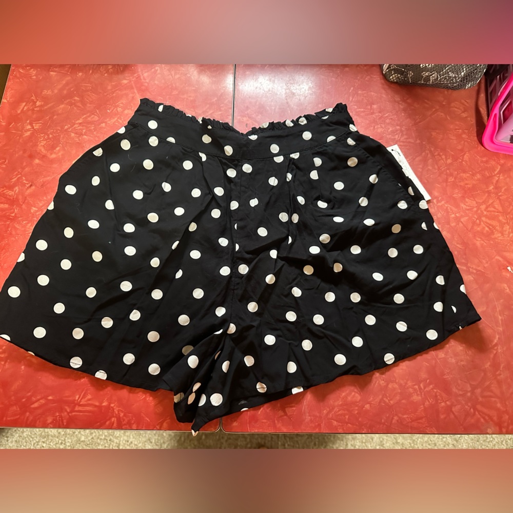 🖤NWT FLOWING LIGHT WEIGHT SHORTS